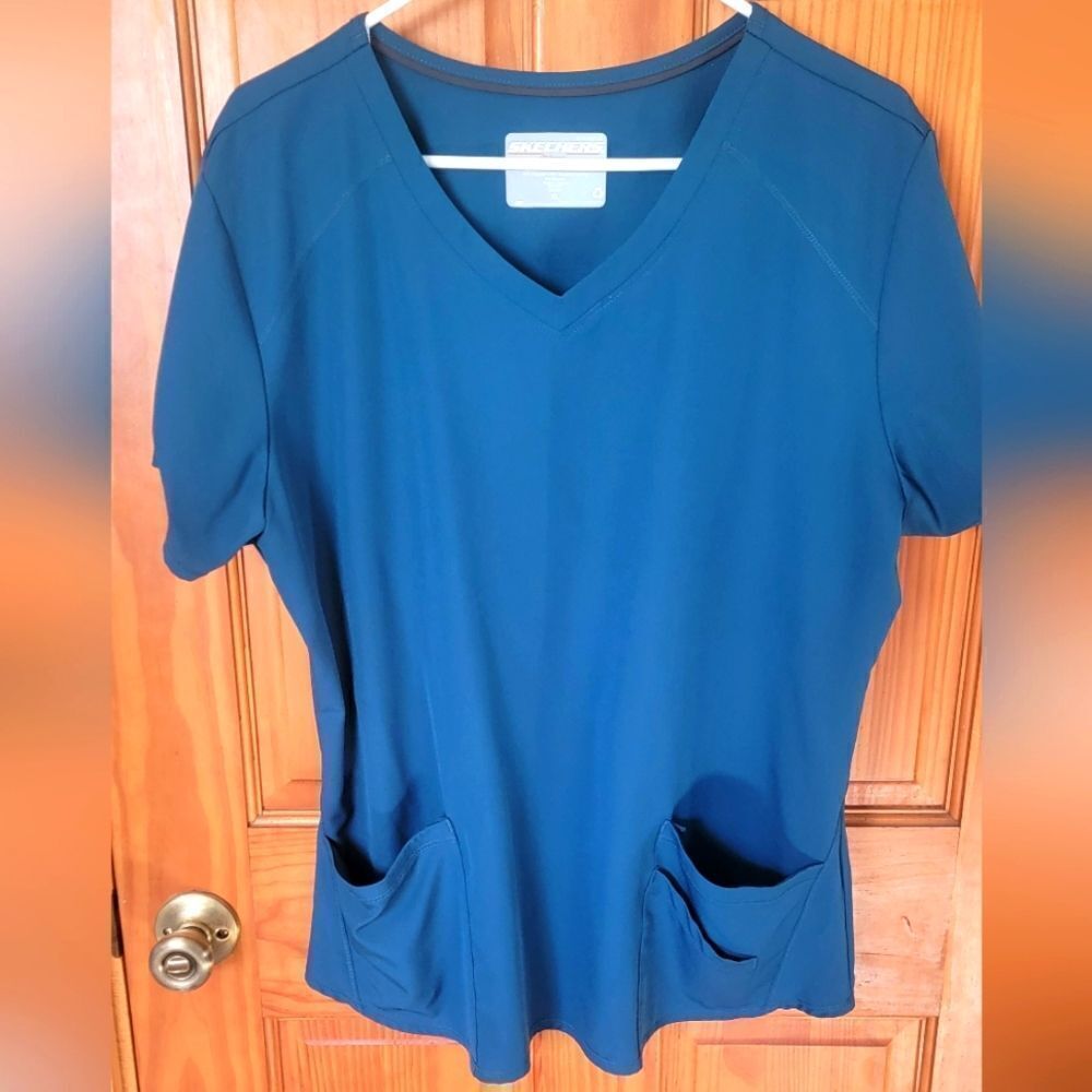 Skechers Size XL NWOTS Women's Scrub Top